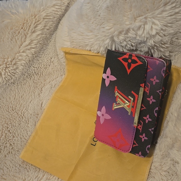 Generic Little Black Monogram Purse - Picture 7 of 7